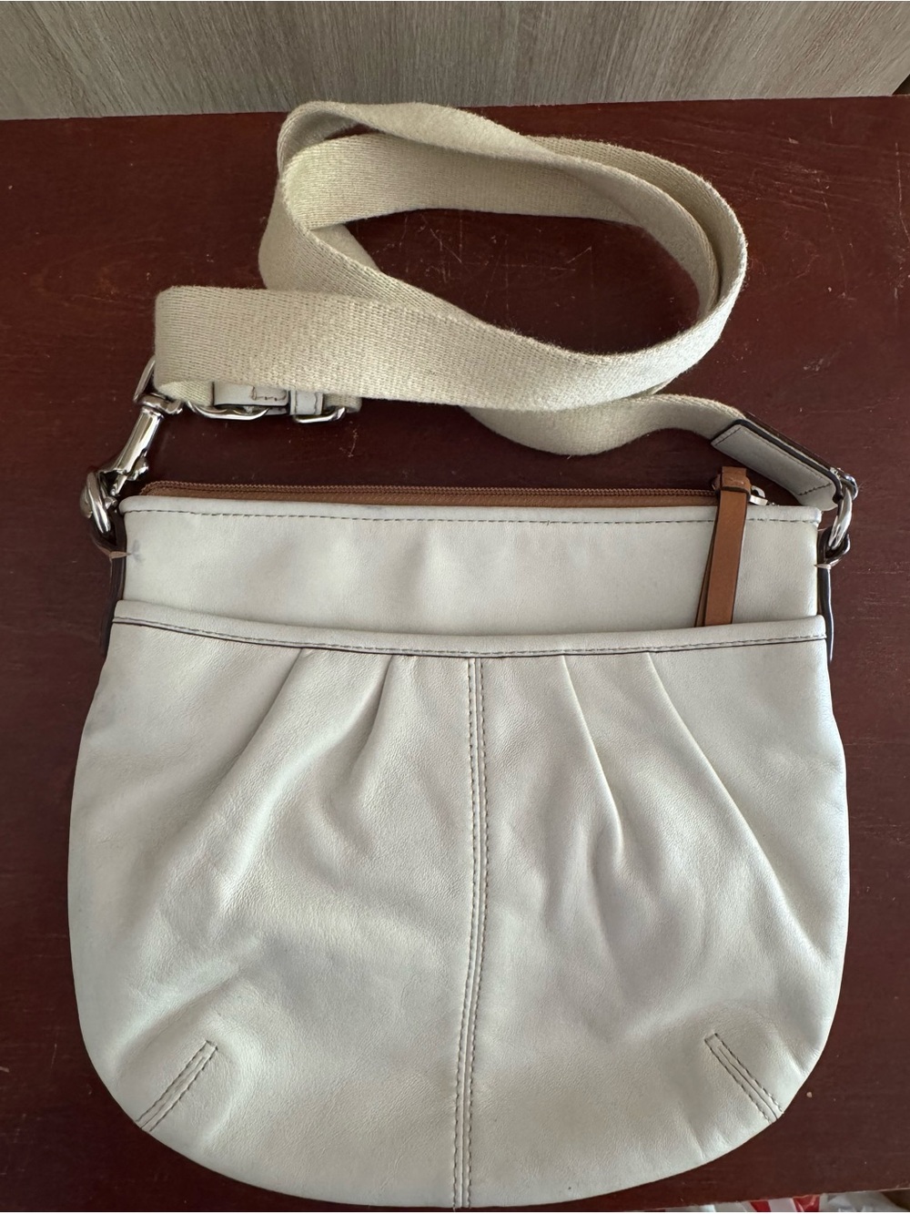 Coach swing pack crossbody handbag purse in off white leather bag